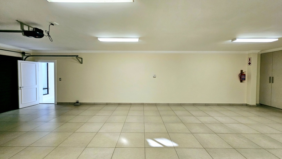 5 Bedroom Property for Sale in Kiepersol Free State